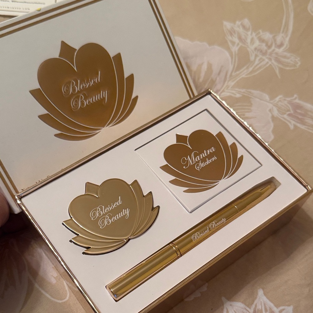 Blessed Beauty Natural Lip Cream Set - sexy red, scarlet, Cabernet gloss + brush